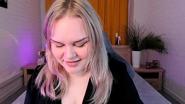 MilaTory from StripChat is Freechat