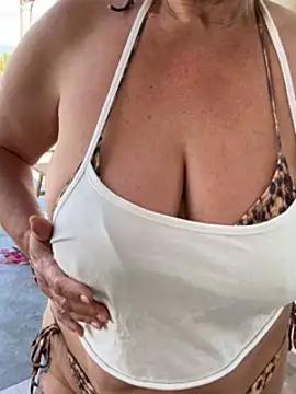 Milf-Ella from StripChat is Freechat