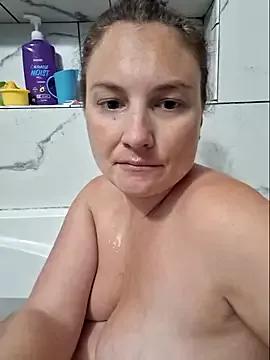 MilfyMrsRobinson from StripChat is Freechat