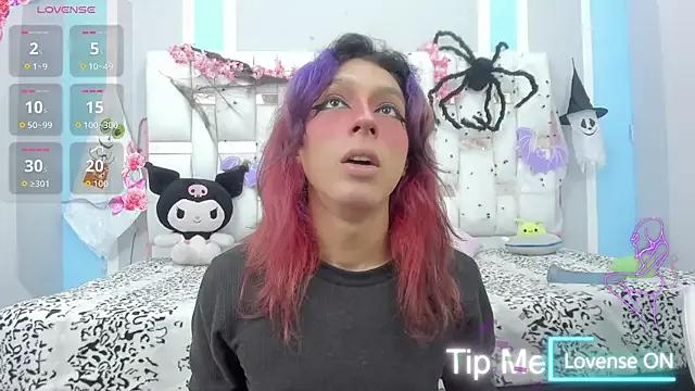 Check out our webcam shows gallery and message on a personal level with our sweet squirt cams hosts, showing off their natural physiques and sex toys.