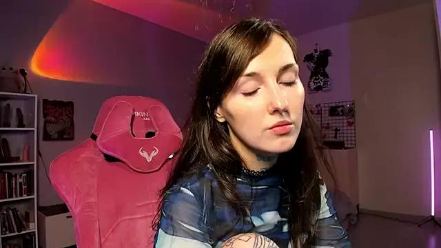 milky_cunt from StripChat is Freechat
