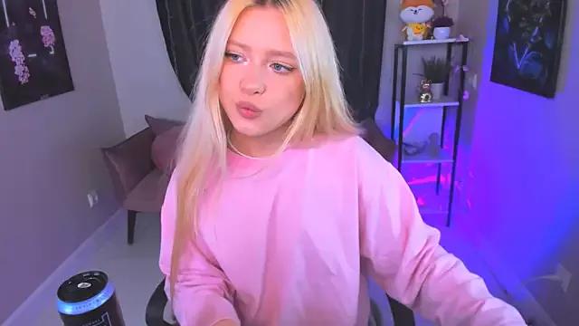 Millie_Vanillies from StripChat is Freechat