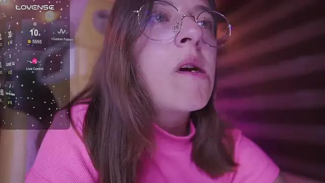 milly_kenner from StripChat is Freechat