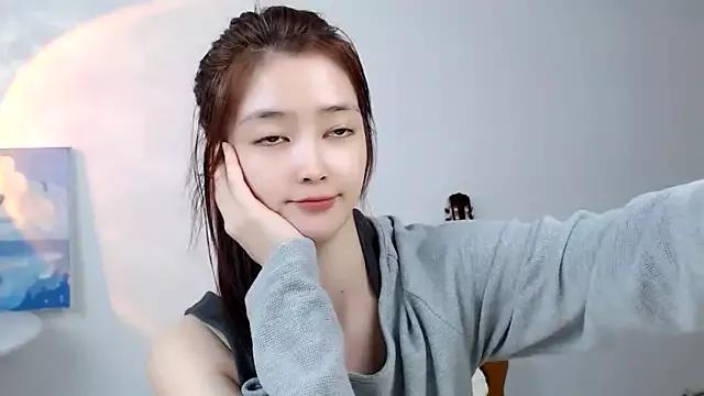Mimi-cnbaby from StripChat is Freechat