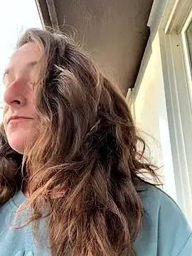 Mini_And_The_Bear from StripChat is Freechat