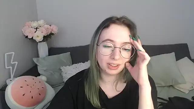 Mini_Diva from StripChat