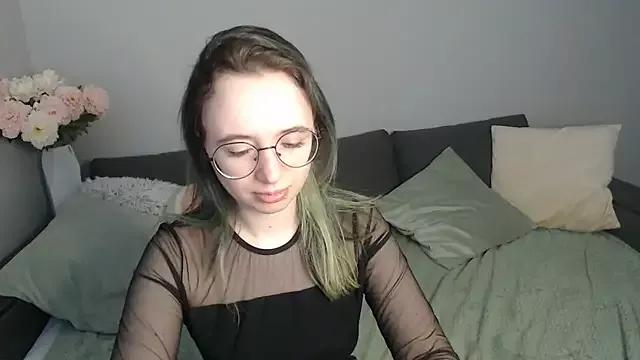 Mini_Diva from StripChat