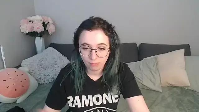 Mini_Diva from StripChat