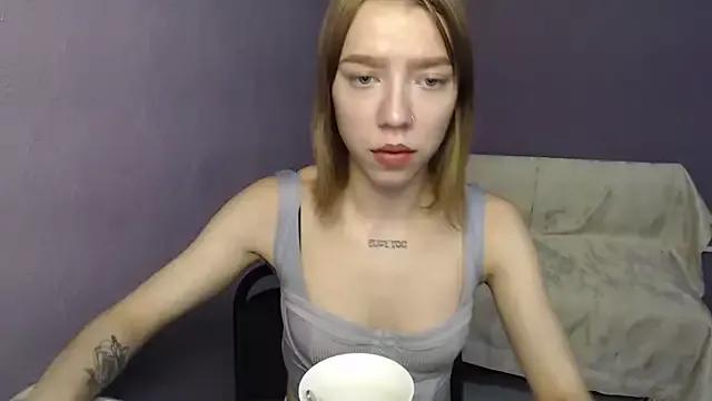 mini_katie from StripChat is Freechat