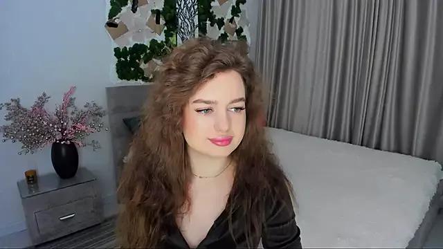 MiracleCurly from StripChat is Freechat