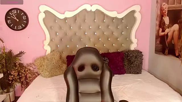 Check out our webcam shows gallery and message on a personal level with our sweet squirt cams hosts, showing off their natural physiques and sex toys.