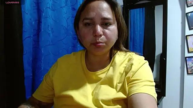 MirandaPalm from StripChat is Freechat