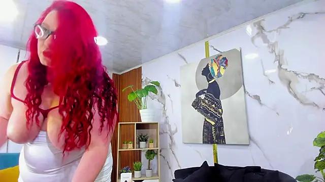 MirandaRossi from StripChat is Freechat