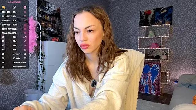 MiraVandee from StripChat is Freechat