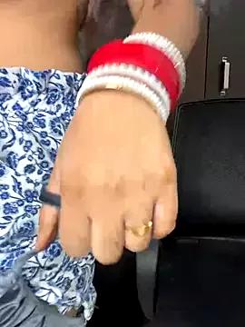 Miss-Ayraa from StripChat is Freechat