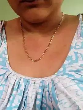 Miss-Saraaa from StripChat is Freechat