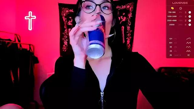 Check out our webcam shows gallery and message on a personal level with our sweet squirt cams hosts, showing off their natural physiques and sex toys.