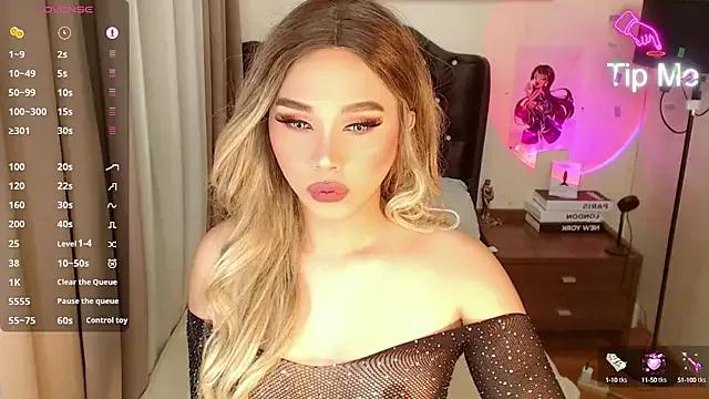 Miss_safaramoore from StripChat is Freechat