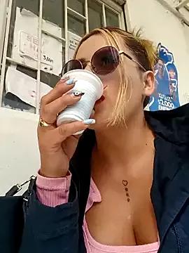 Misscata1106 from StripChat is Freechat