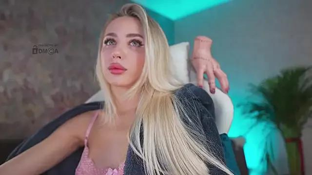 Check out our webcam shows gallery and message on a personal level with our sweet squirt cams hosts, showing off their natural physiques and sex toys.