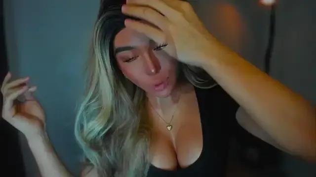 Check out our webcam shows gallery and message on a personal level with our sweet squirt cams hosts, showing off their natural physiques and sex toys.