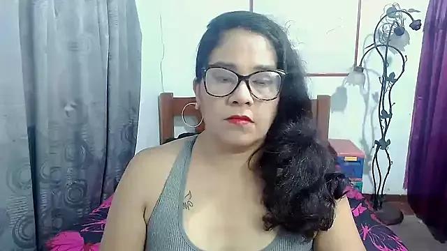 Mistresskloe01 from StripChat is Freechat