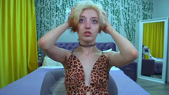 MistyMarlo from StripChat is Freechat