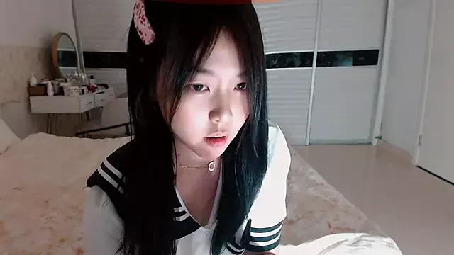 Miu1_girl from StripChat is Freechat