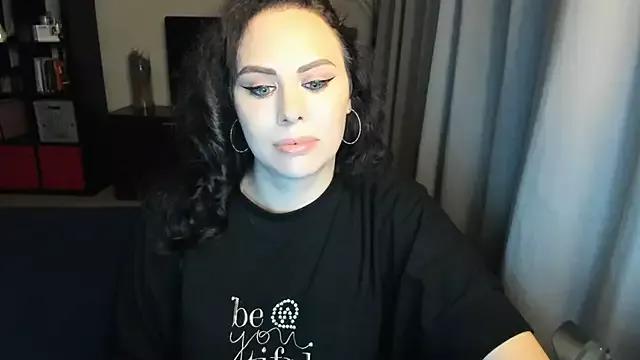 MollyCheiz from StripChat is Freechat