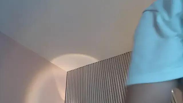 MollyCruz from StripChat is Freechat
