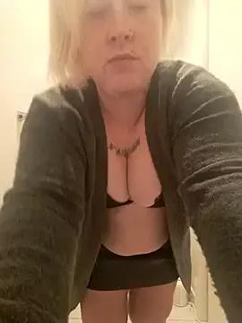 mollymay69 from StripChat is Freechat