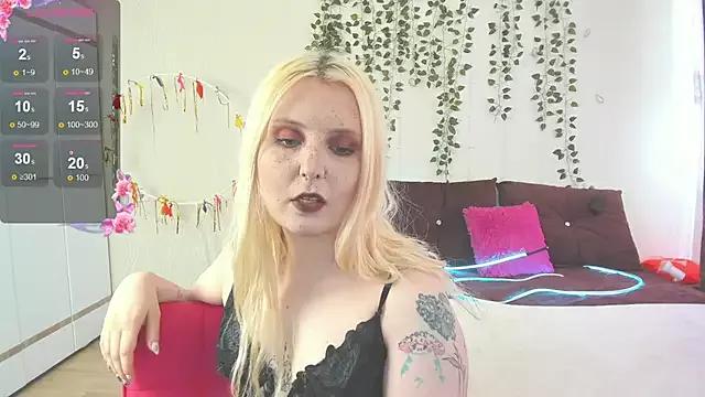 Moon___Love from StripChat is Freechat