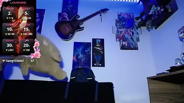 moonligth18 from StripChat is Freechat