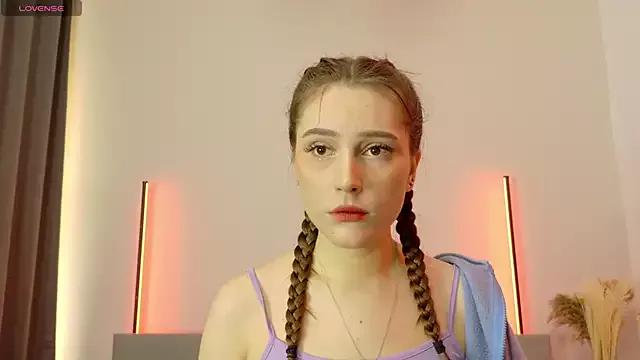 MoonlitDiva from StripChat is Freechat