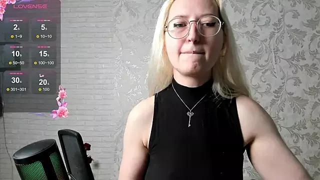 MorryganWoods from StripChat