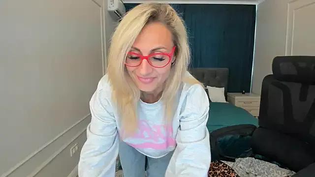 Check out our webcam shows gallery and message on a personal level with our sweet squirt cams hosts, showing off their natural physiques and sex toys.