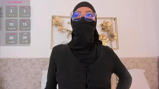 naishaa_ from StripChat is Freechat