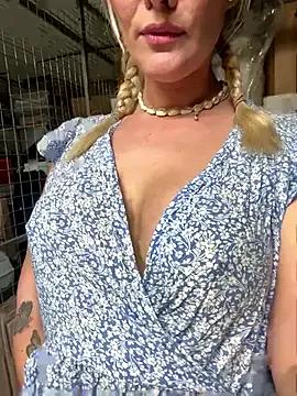Check out our webcam shows gallery and message on a personal level with our sweet squirt cams hosts, showing off their natural physiques and sex toys.