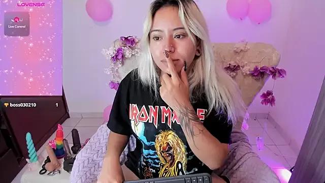 Nataliahenao69 from StripChat is Freechat