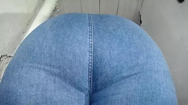 nattashafoxx from StripChat is Freechat