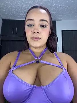 NaughtyNinnaXXX from StripChat is Freechat