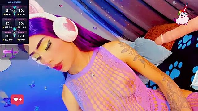 Check out our webcam shows gallery and message on a personal level with our sweet squirt cams hosts, showing off their natural physiques and sex toys.