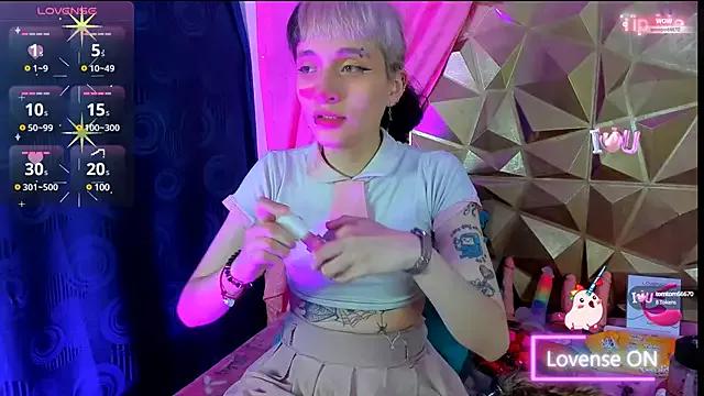 Check out our webcam shows gallery and message on a personal level with our sweet squirt cams hosts, showing off their natural physiques and sex toys.