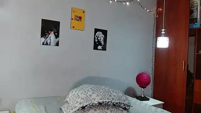 Check out our webcam shows gallery and message on a personal level with our sweet squirt cams hosts, showing off their natural physiques and sex toys.