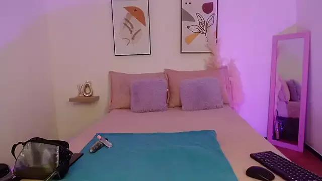 Check out our webcam shows gallery and message on a personal level with our sweet squirt cams hosts, showing off their natural physiques and sex toys.