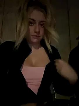 nicolesugarr from StripChat is Freechat
