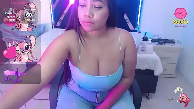 NicolletAlana from StripChat is Freechat