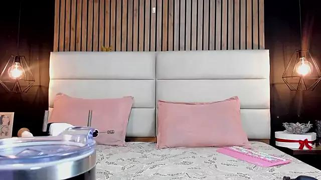Check out our webcam shows gallery and message on a personal level with our sweet squirt cams hosts, showing off their natural physiques and sex toys.