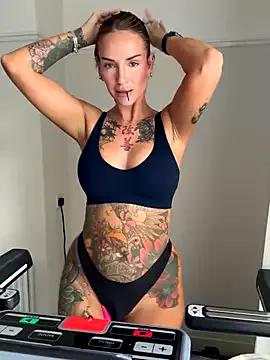 Nikki__Foxx from StripChat is Freechat