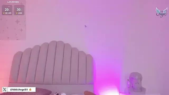 Check out our webcam shows gallery and message on a personal level with our sweet squirt cams hosts, showing off their natural physiques and sex toys.
